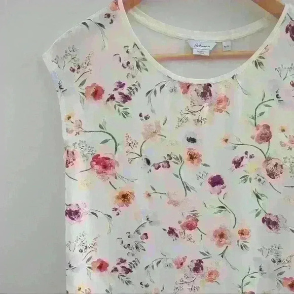 REITMANS | Women's White Floral Sleeveless Relaxed Blouse - Picture 2 of 3